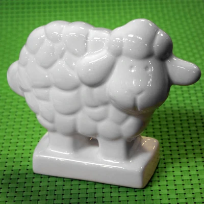 CER-BARANEK NA PODSTAWIE DUŻY *SZKLIWO ECRU* C-753SZ