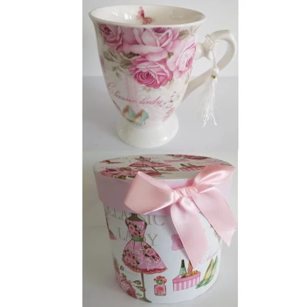 MMG-KUBEK PORCELANOWY W PUDEŁKU OZDBNYM *SUKIENKA* 37041