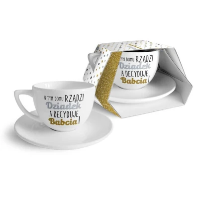 BG-FILIŻANKA ZE SPODKIEM 400ML *RZĄDZI DZIADEK, DECYDUJE BABCIA*