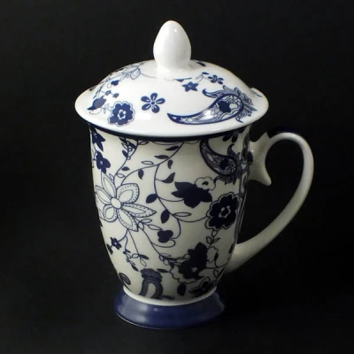 MON-KUBEK Z ZAPARZACZEM *GRANATOWE KWIATY* 300ML 8198