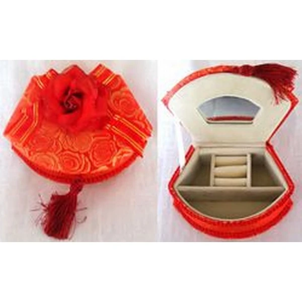 TOM-SZKATUŁKA V-217