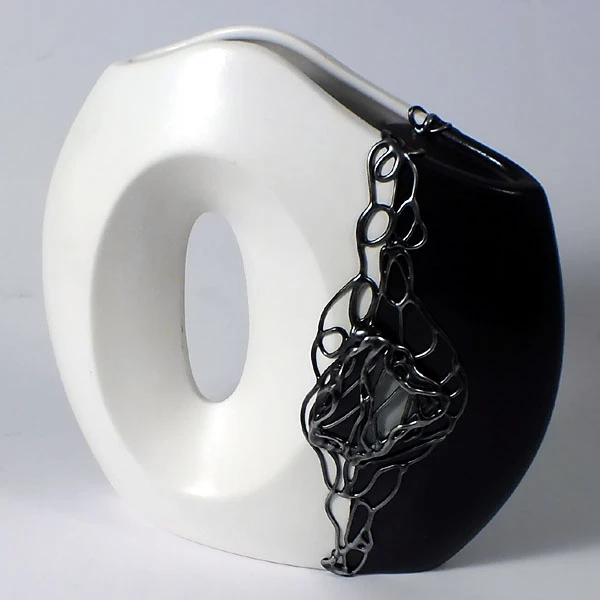 CERKAM-WAZON MAŁY PŁASKI Z OTWOREM *DECOR CZARNY* C-366DCZ