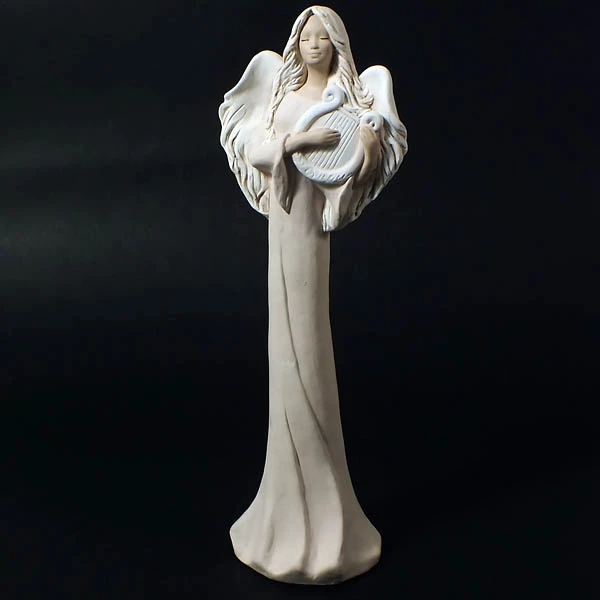 CA-FIGURKA CERAMICZNA *MIRA Z HARFĄ* 184